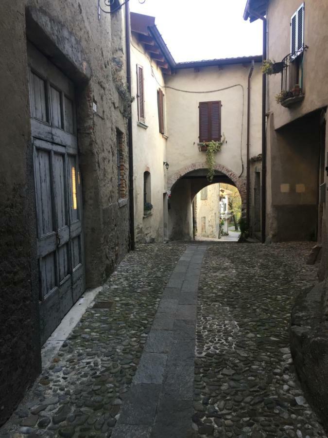 B&B Il Portico del Conte Bosisio Parini Esterno foto